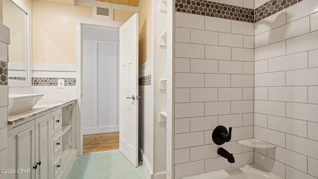 Building Photo - 1217 Buena Vista Blvd