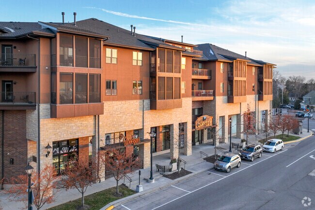 Building Photo - Quayside Wayzata