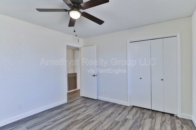 Building Photo - 4419 W Shaw Butte Dr