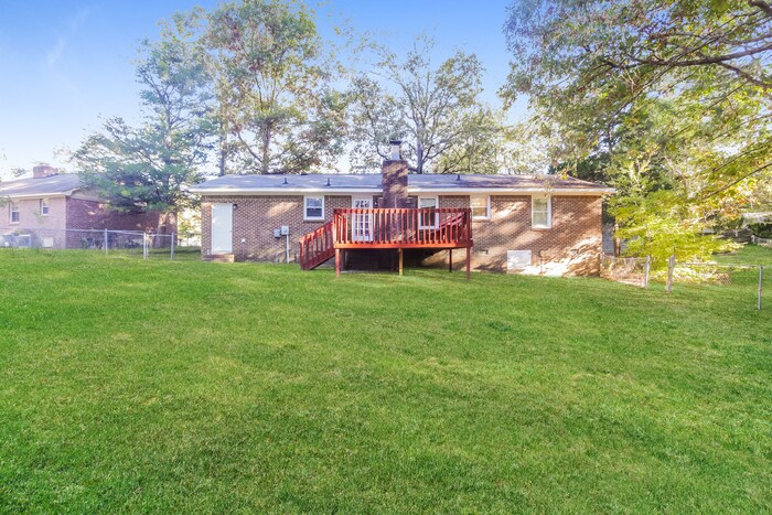 Building Photo - 140 Little Hampton Dr