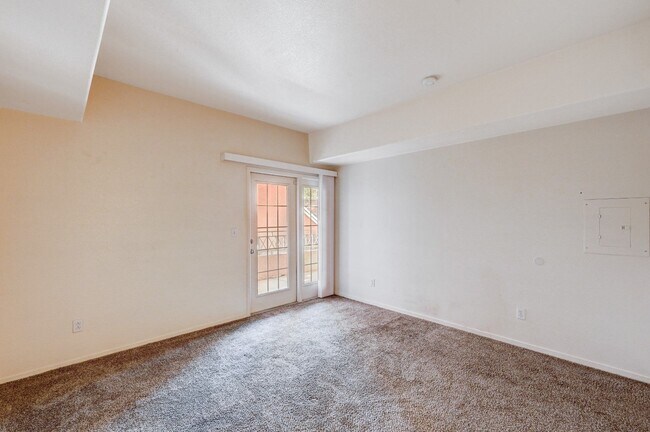 Building Photo - Beautifully Designed 2 Bedroom Condo in North Summerlin!