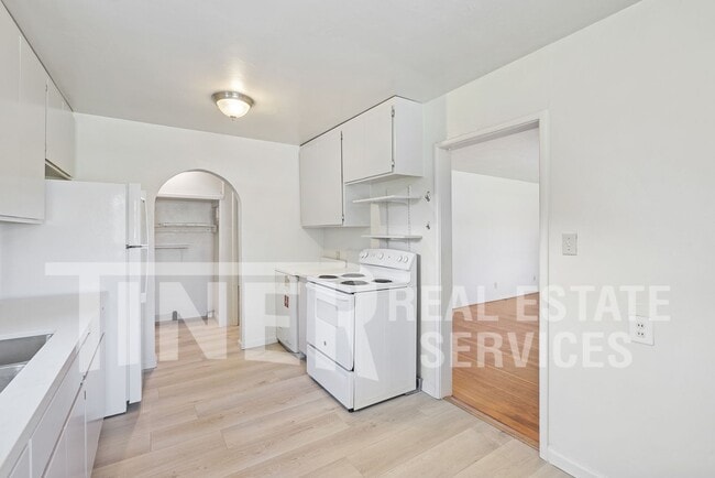 Building Photo - 3837 Marshall Ave