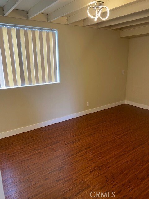 Building Photo - 1943 Vista Del Mar Ave