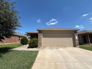 Building Photo - 5717 Levenwood Ln