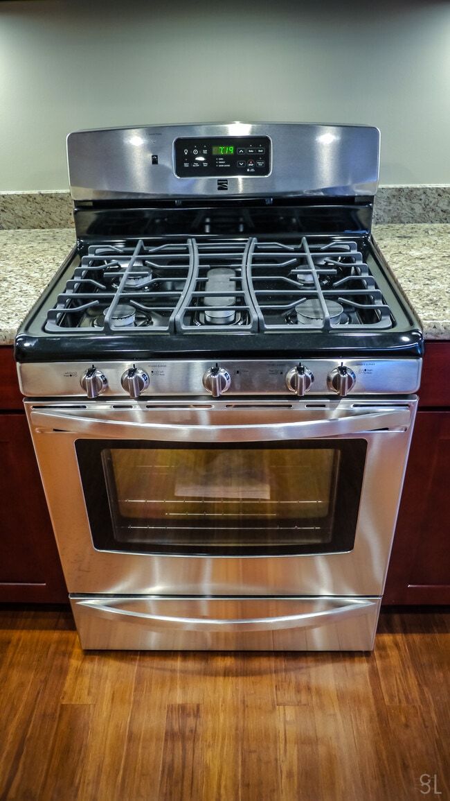 Building Photo - 2215 E John St