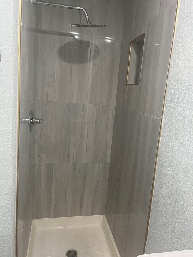 Building Photo - 415 Shirleen Dr