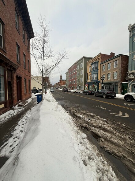 Building Photo - 176 Remsen St