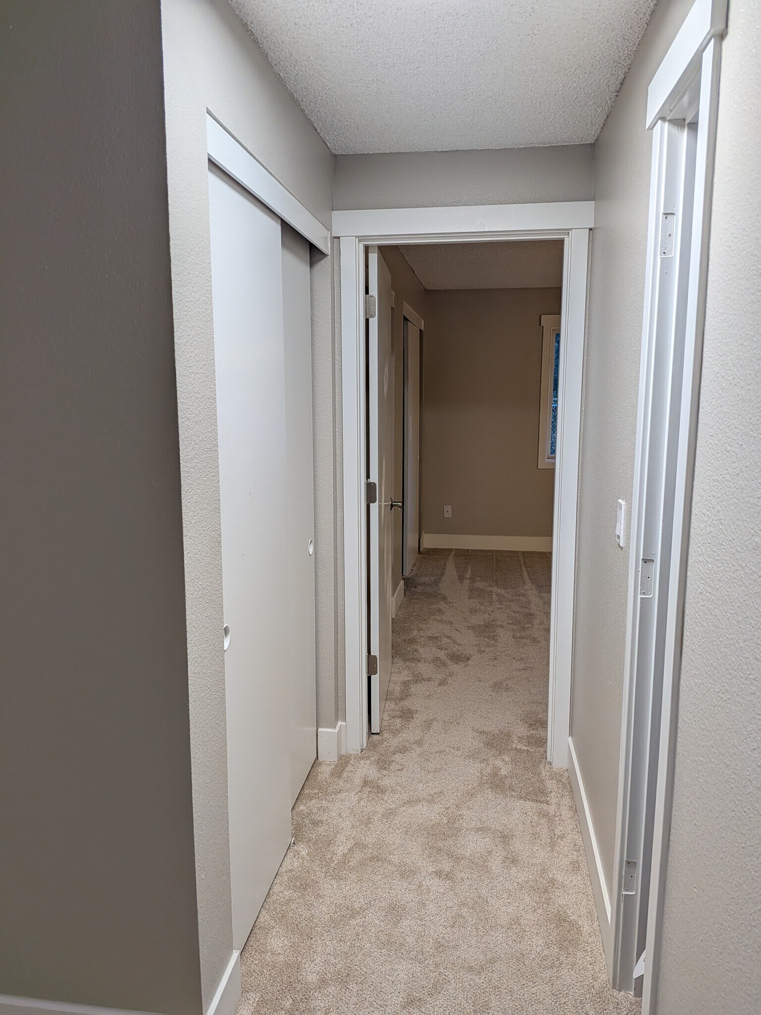 Building Photo - 3509 SE 11th St