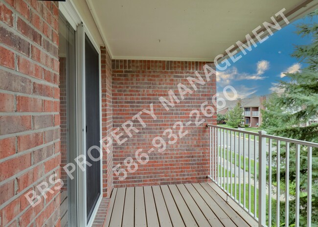 Building Photo - Clinton Township 2 bedroom 2 bath Condo