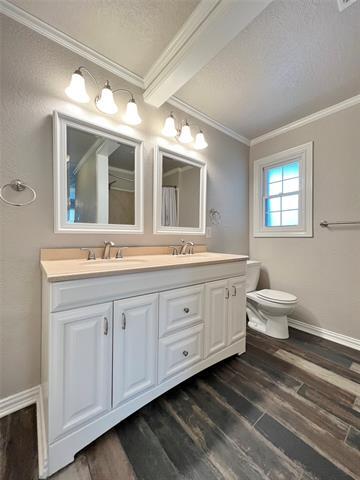 Building Photo - 1617 Edgehill Rd