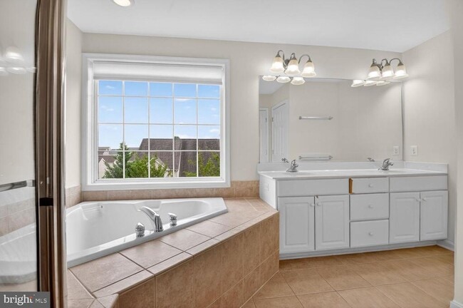 Building Photo - 8908 Purple Lilac Cir