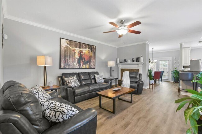 Building Photo - 1110 Enclave Square W