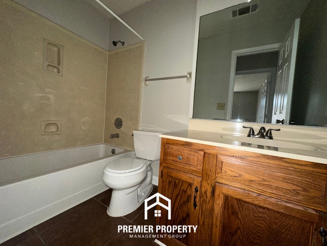 Building Photo - 4915 Blue Wing St