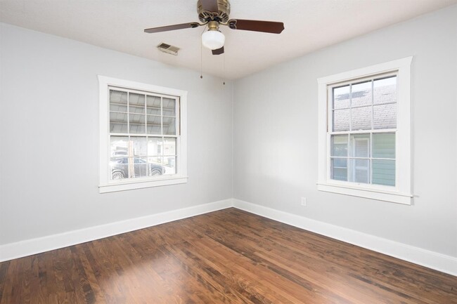 Building Photo - 1220 Hammond Ave