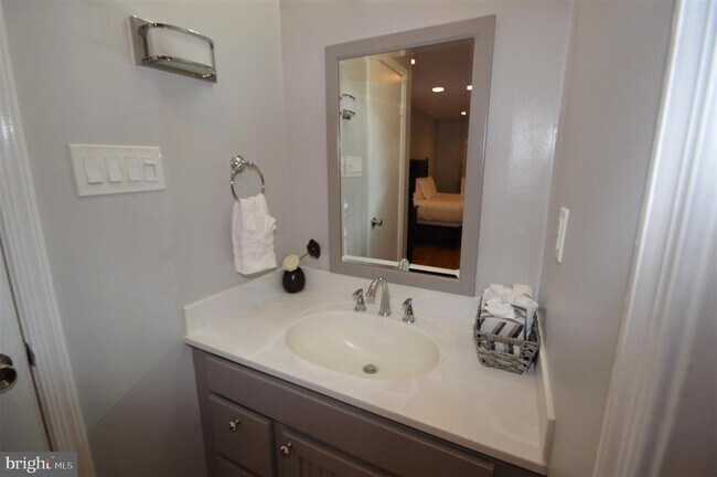 Building Photo - 12614 Oxon Rd