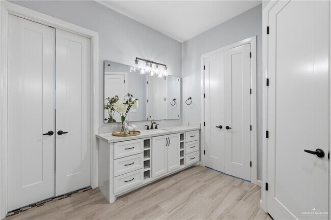 Building Photo - 27 Ensenada Ave