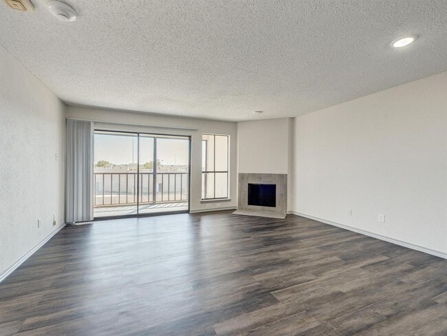 Building Photo - 11450 Audelia Rd