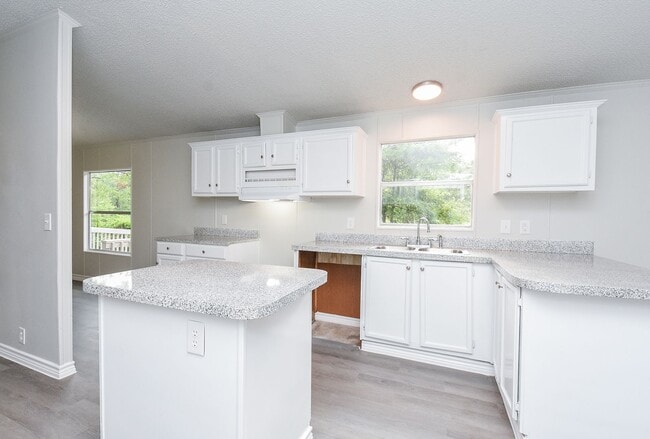 Building Photo - Be part of this cozy community at Roy Harris Loop