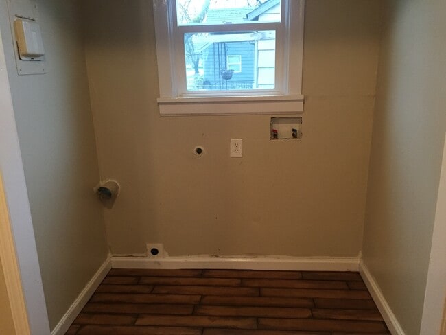 Building Photo - Beautifully remodeled 2 bed 1 bath home in Springfield!