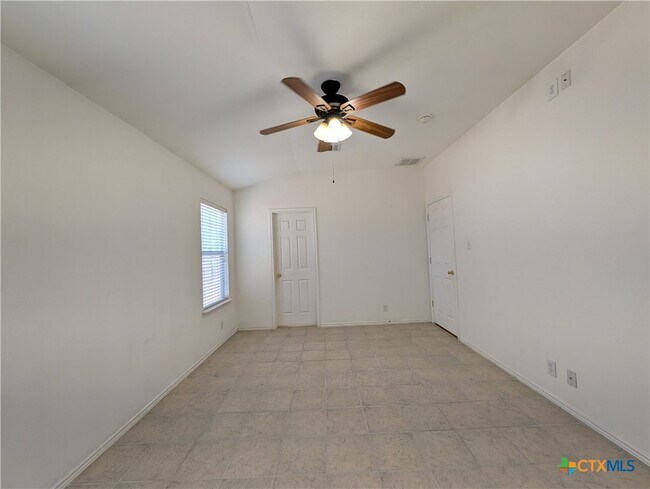 Building Photo - 369 Starling Creek