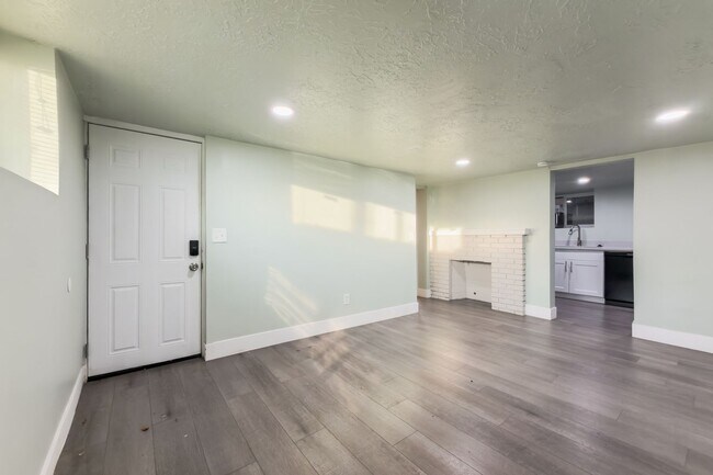 Building Photo - Central Park