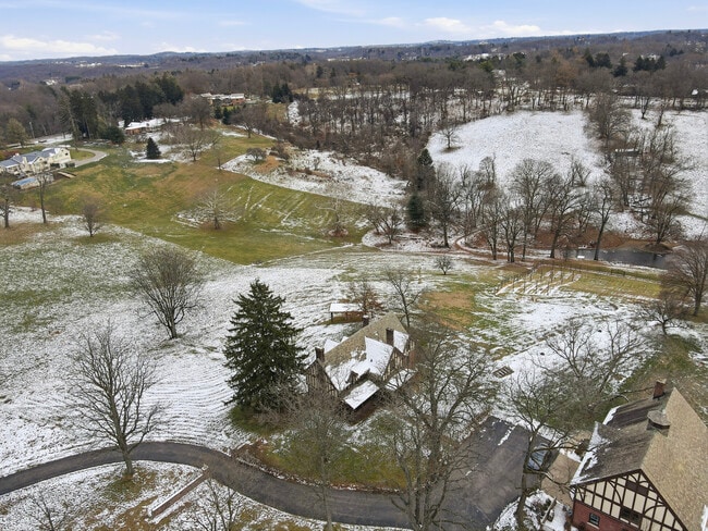 Building Photo - 1 Fox Hill Dr