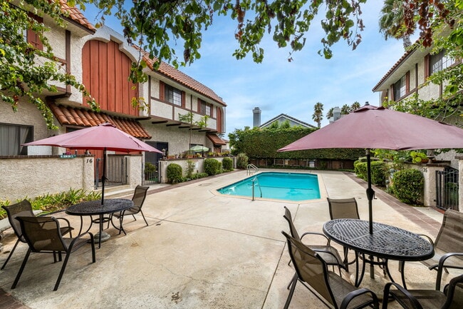 Building Photo - 2450 E Del Mar Blvd