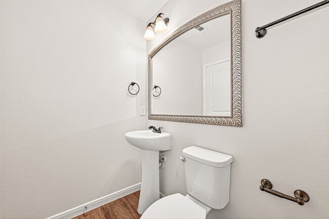 Building Photo - 2030 Stonework Ln