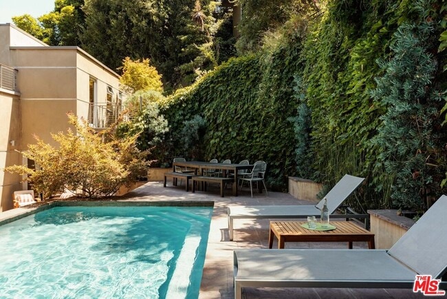 Building Photo - 1625 N Crescent Heights Blvd