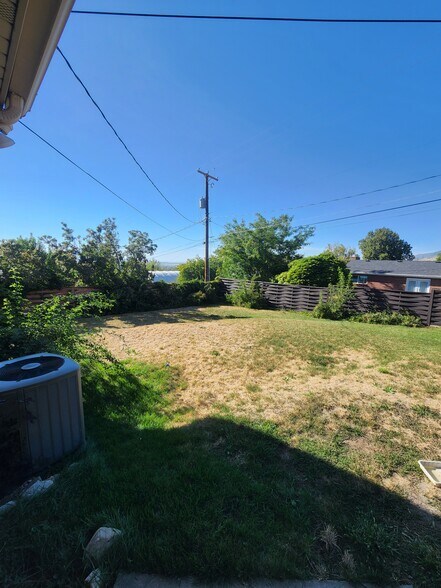 Building Photo - 805 E 1050 N