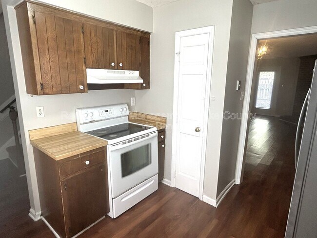 Building Photo - 1410 Kent Rd