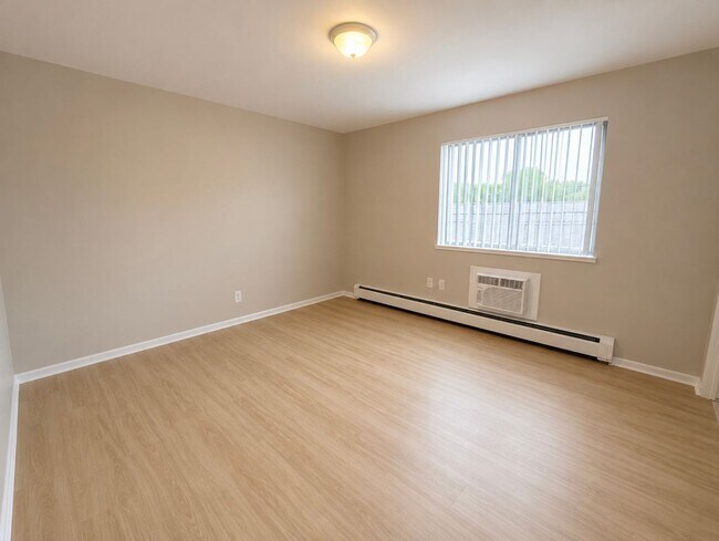 Building Photo - 2860 Taft Ave SW