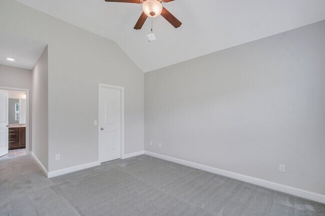 Building Photo - 486 Thorp Circle