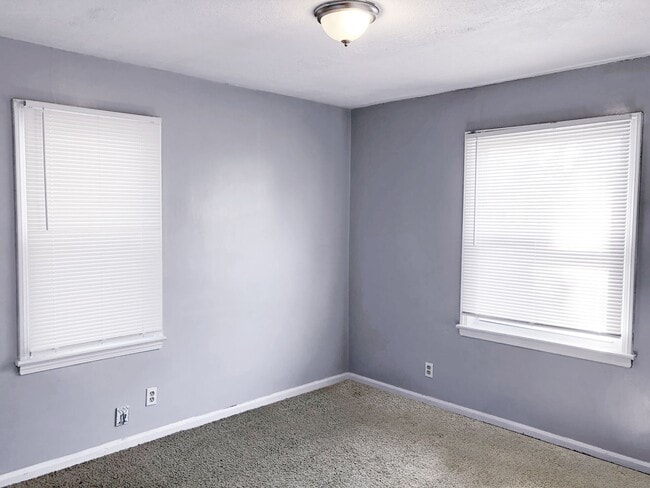 Building Photo - 3-BED, 1 BATH BEAUTIFUL  SINGLE- FAMILY HOME IN MAPLE HEIGHTS!