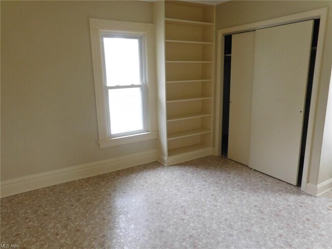 Building Photo - 16 S Hubbard Rd