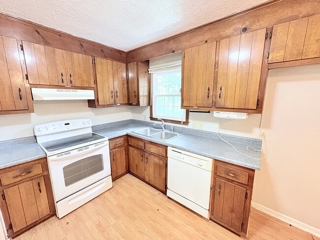Building Photo - 114 Lynwood Ct