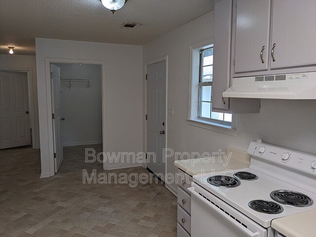 Building Photo - 255 Midway Rd