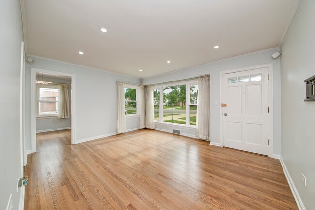 Building Photo - 384 S Wolf Rd