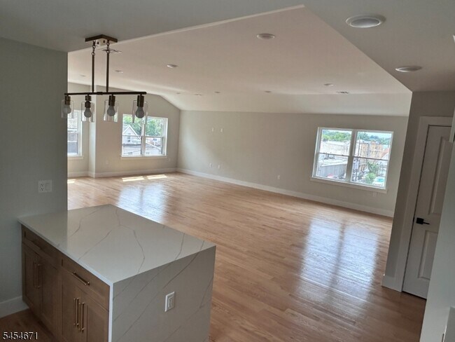 Building Photo - 25 Brookside Ave
