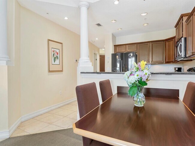 Building Photo - 13941 Clubhouse Dr