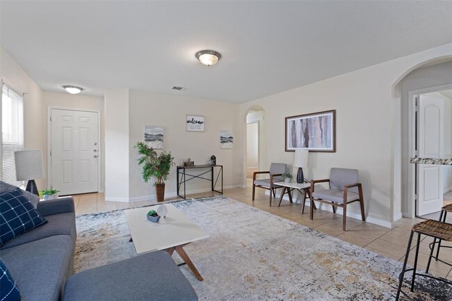Building Photo - 360 Farmer Ln