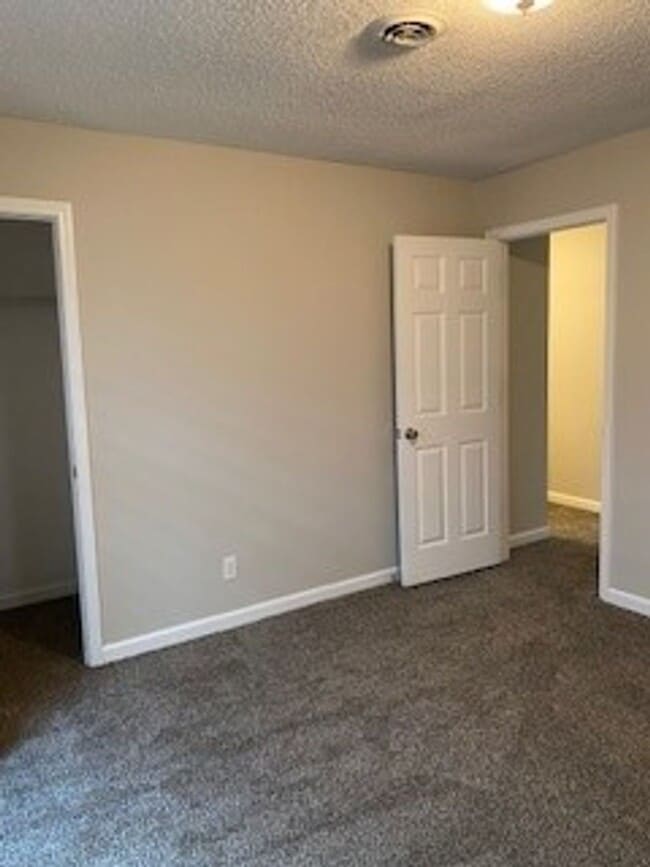 Building Photo - Townhomes In Dallas