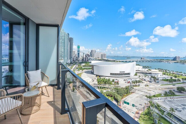 Building Photo - 398 NE 5th St