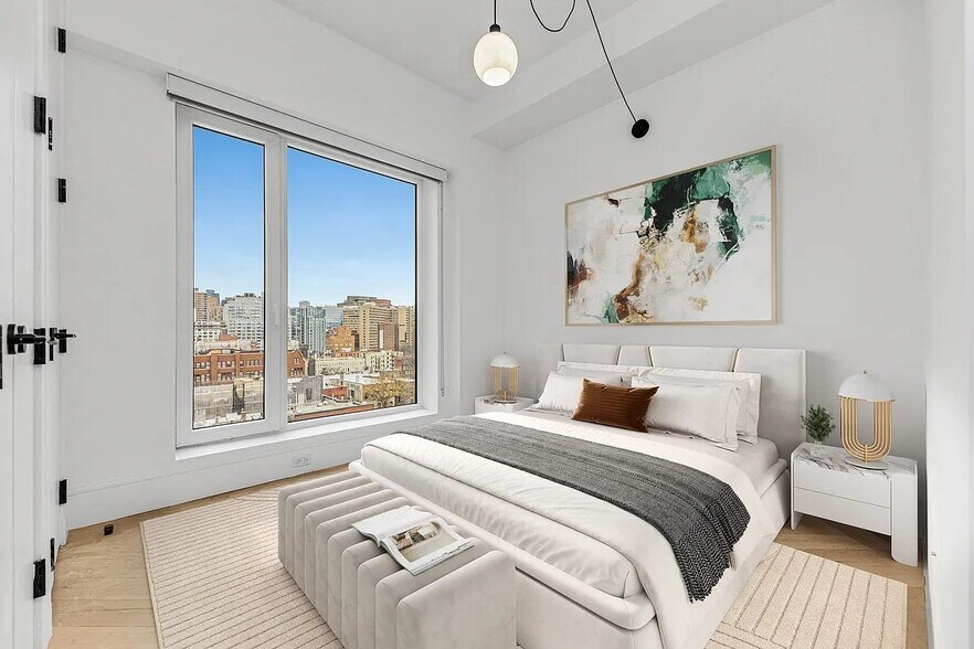 Building Photo - 313 E 17th St