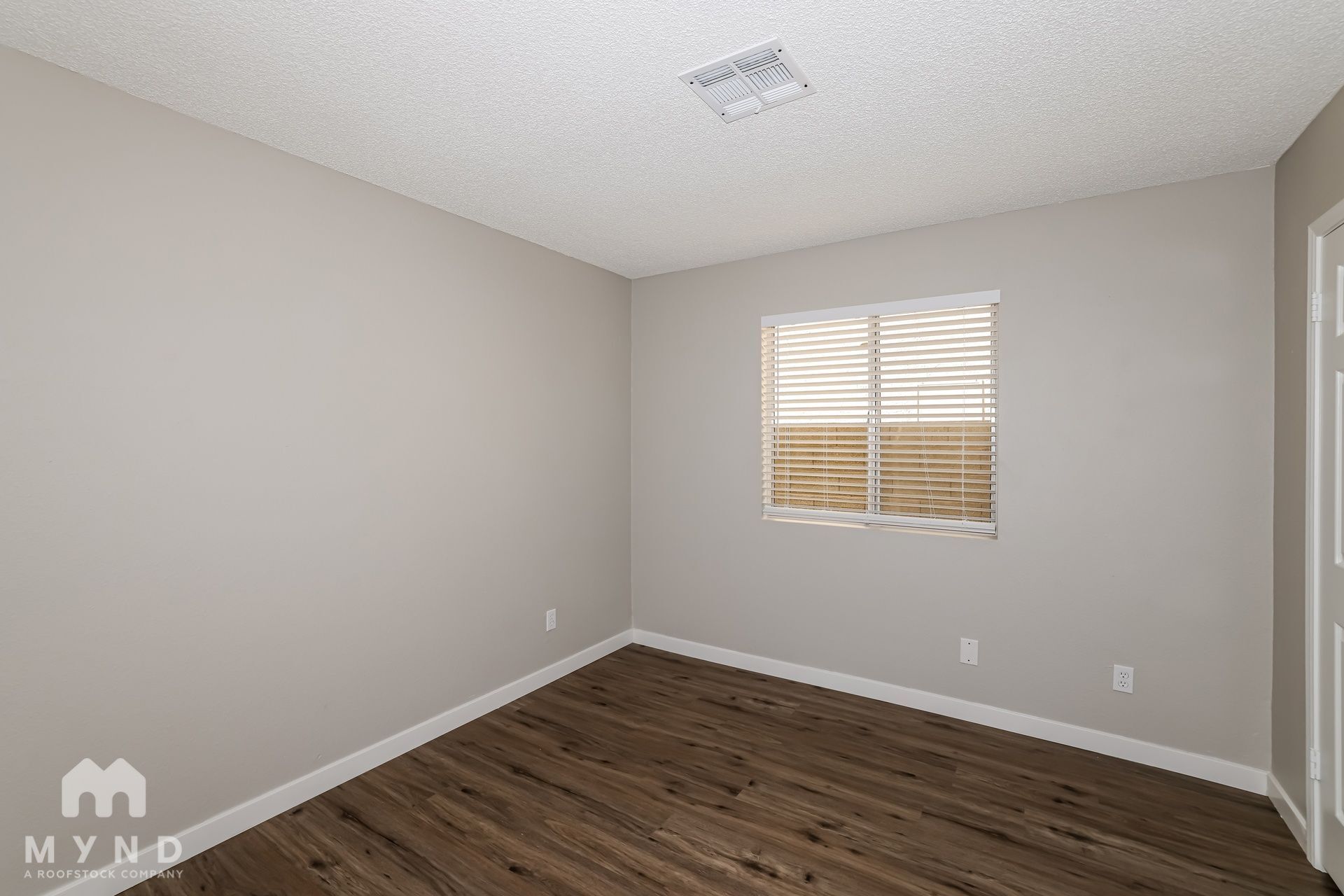 Building Photo - 3432 E Tonto Ln