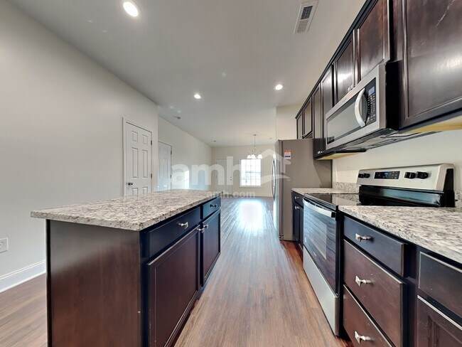 Building Photo - 2300 Madeline vine ln