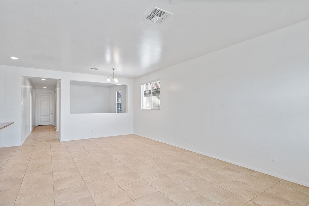 Building Photo - 15821 W Mauna Loa Ln