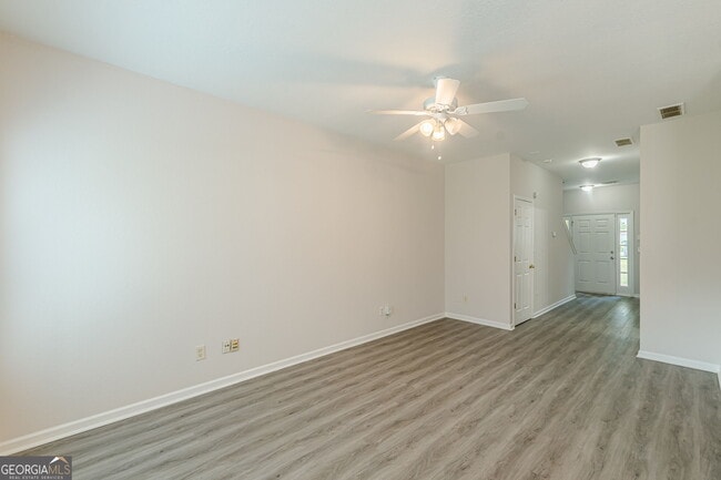 Building Photo - 274 Brookview Dr