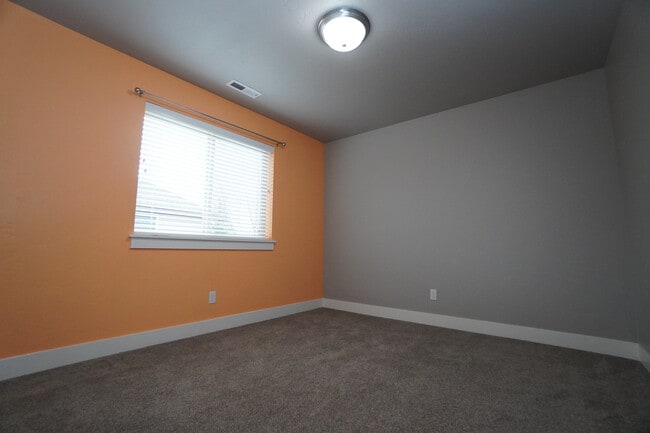 Building Photo - 2303 E Fratello St