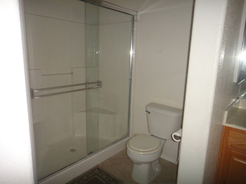 Building Photo - 3894 Bluegrass Ct
